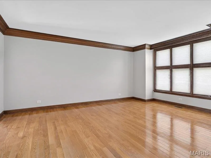 Living room — 14418 W Open Meadow Court W, Chesterfield, MO 63017