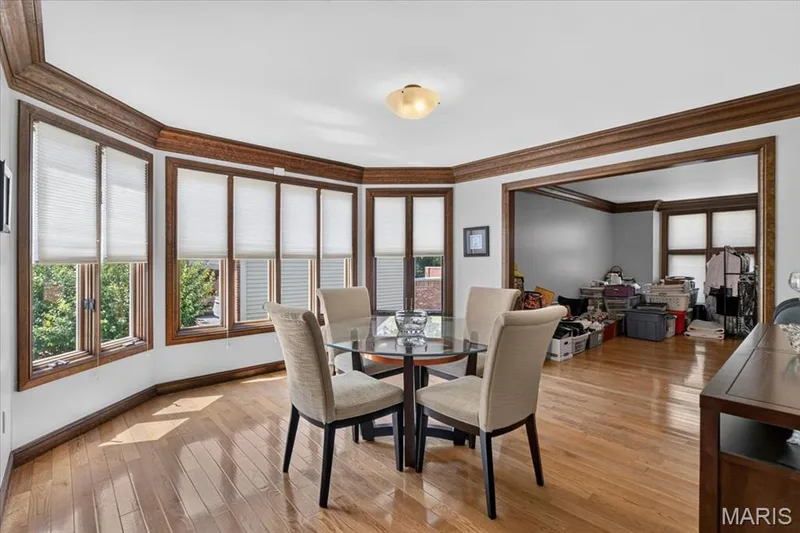 Dining room with wall of windows — 14418 W Open Meadow Court W, Chesterfield, MO 63017