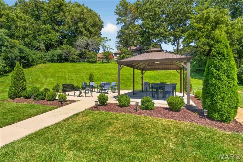 Common grounds — 14418 W Open Meadow Court W, Chesterfield, MO 63017