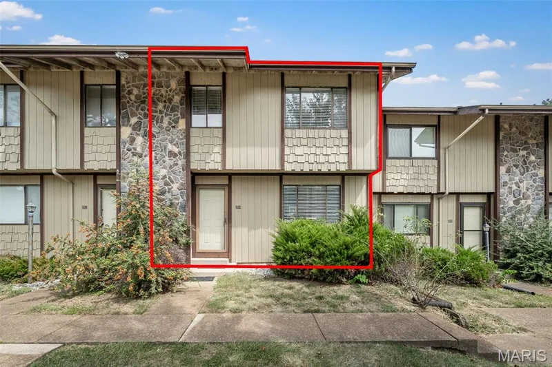 2804 Savoy Drive #2804, Lake St. Louis, MO 63367 — listing photo 2 of 48