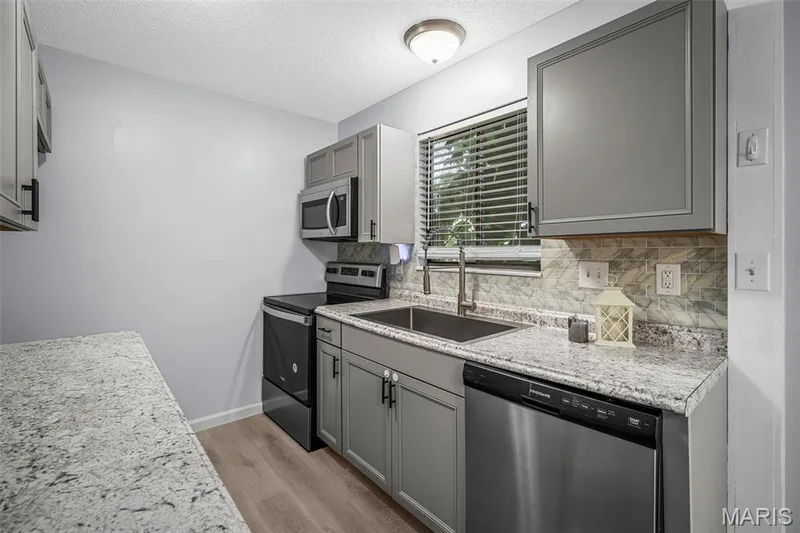 2804 Savoy Drive #2804, Lake St. Louis, MO 63367 — listing photo 17 of 48