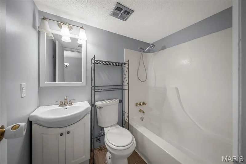 2804 Savoy Drive #2804, Lake St. Louis, MO 63367 — listing photo 28 of 48