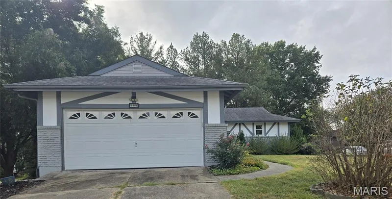 266 Savoy Drive, Lake St. Louis, MO 63367 — listing photo 3 of 5