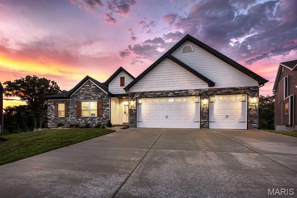 236 Woodhurst, Wentzville, MO 63385 — listing photo 1 of 67