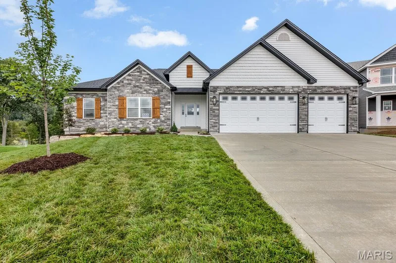 236 Woodhurst, Wentzville, MO 63385 — listing photo 2 of 67