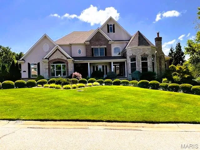 1009 Savonne Court, Chesterfield, MO — listing photo 1