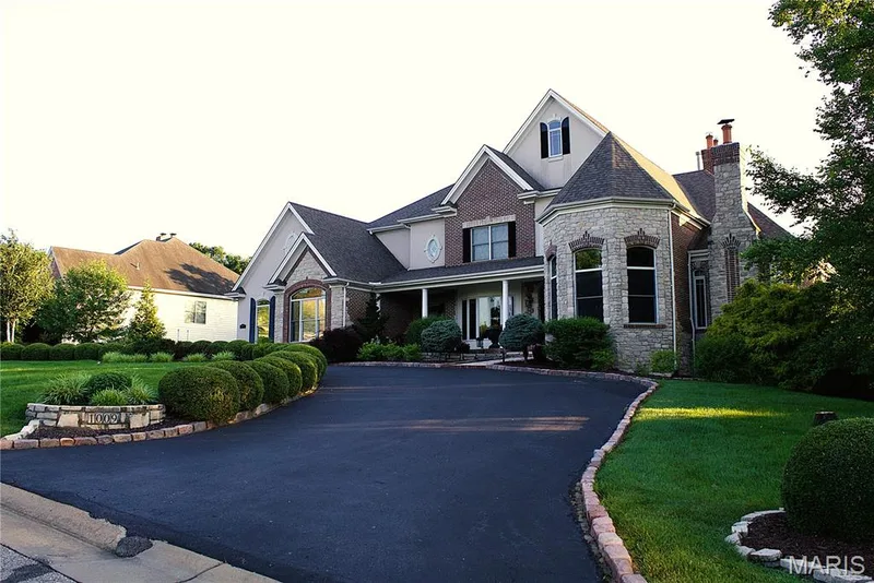 1009 Savonne Court, Chesterfield, MO 63005 — listing photo 2 of 49