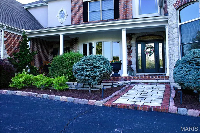 1009 Savonne Court, Chesterfield, MO 63005 — listing photo 3 of 49