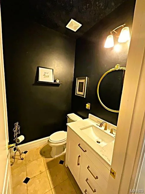 Half bath Main — 1009 Savonne Court, Chesterfield, MO 63005