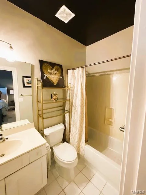 1 of 3 Upper Baths — 1009 Savonne Court, Chesterfield, MO 63005