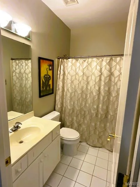 2 of 3 Upper Baths — 1009 Savonne Court, Chesterfield, MO 63005