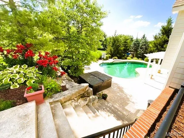 Scenic View — 1009 Savonne Court, Chesterfield, MO 63005