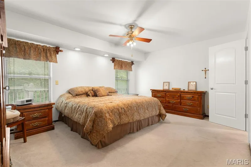 37 Great Lakes Drive, St Peters, MO 63376 — listing photo 5 of 66