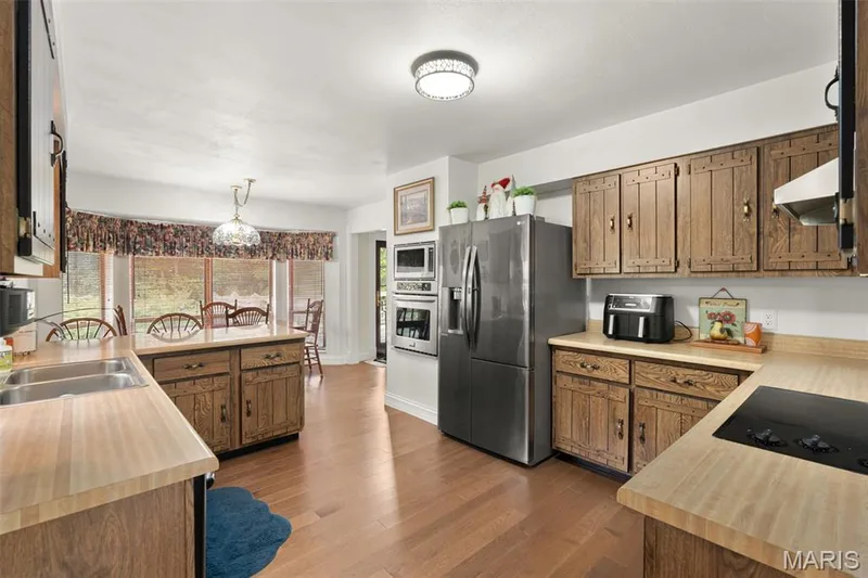 37 Great Lakes Drive, St Peters, MO 63376 — listing photo 10 of 66