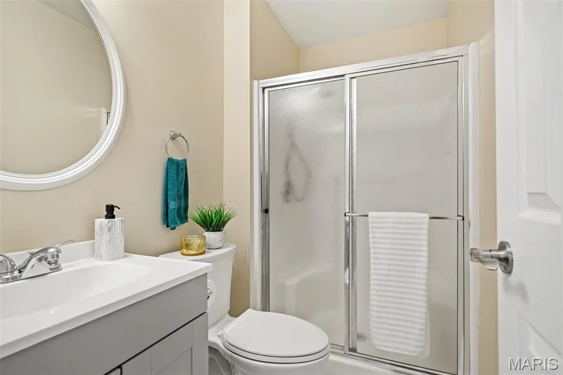 master bathroom — 223 Destiny Court, Wentzville, MO 63385