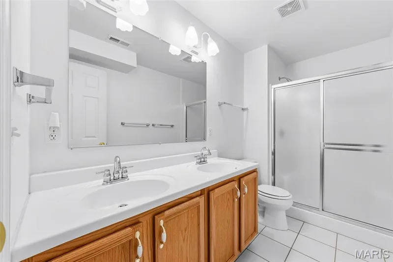 3rd full bath located in the finished LL. — 199 Southern Oaks Drive, St Charles, MO 63303