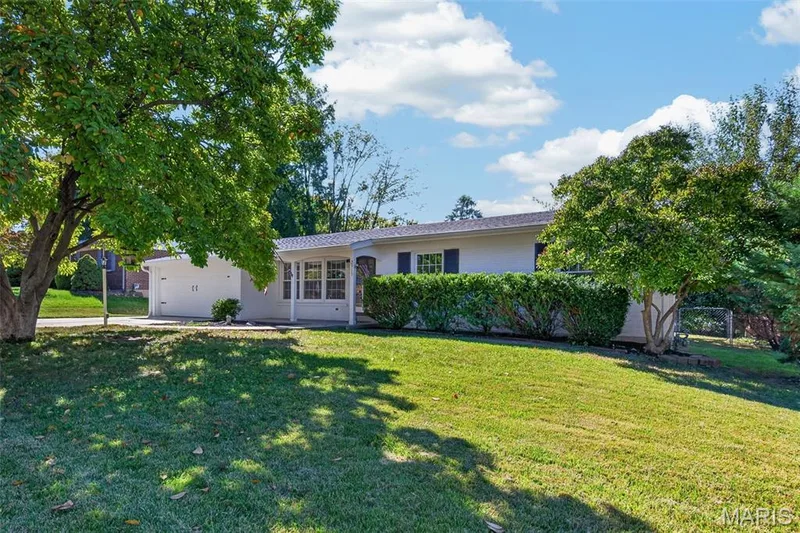 2913 Cypress Drive, St Charles, MO — listing photo 1