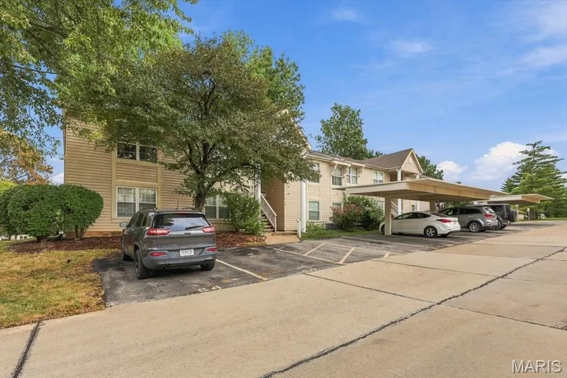 60 Sugar Ridge Court #6, St Peters, MO 63376 — listing photo 2 of 32