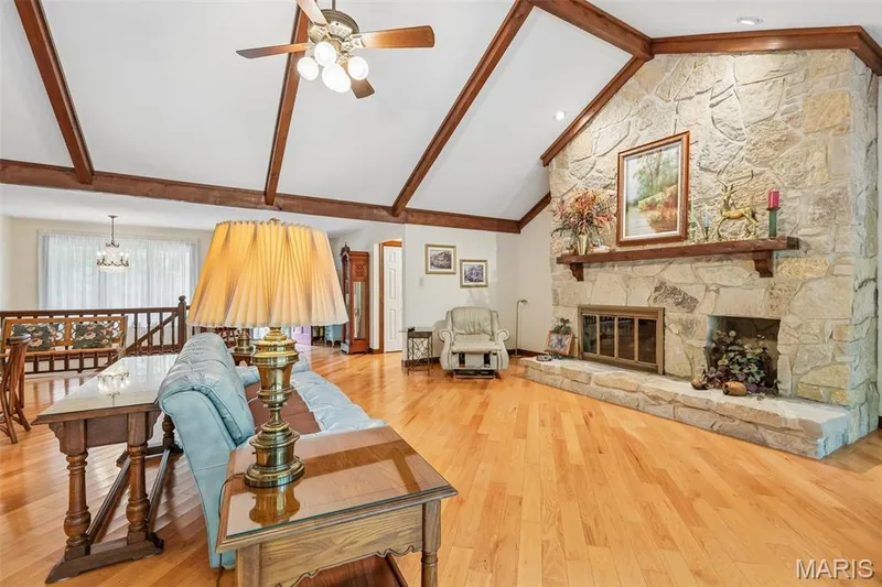 2260 Ridgley Woods Drive, Chesterfield, MO 63005 — listing photo 7 of 44