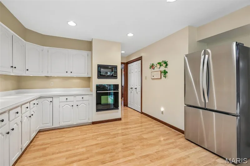 2260 Ridgley Woods Drive, Chesterfield, MO 63005 — listing photo 11 of 44