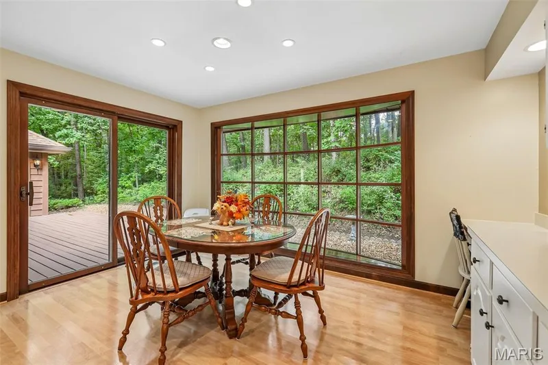2260 Ridgley Woods Drive, Chesterfield, MO 63005 — listing photo 14 of 44