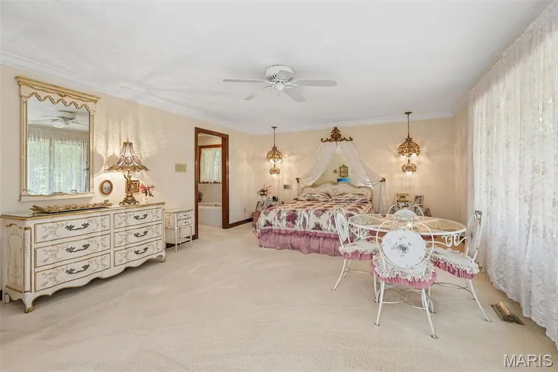 2260 Ridgley Woods Drive, Chesterfield, MO 63005 — listing photo 18 of 44