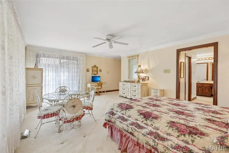 2260 Ridgley Woods Drive, Chesterfield, MO 63005 — listing photo 19 of 44