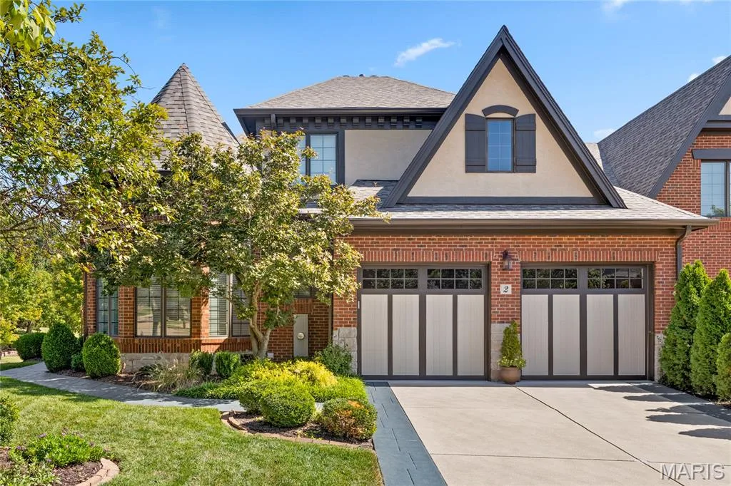 2 Upper Conway Lane, Chesterfield, MO 63017 — listing photo 1 of 51