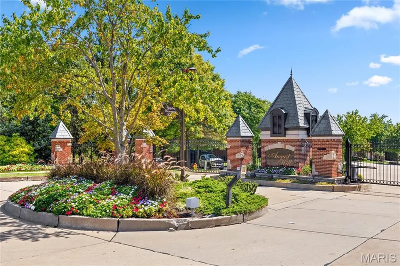 2 Upper Conway Lane, Chesterfield, MO 63017 — listing photo 3 of 51