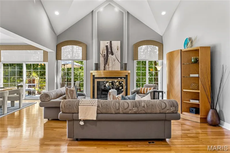 2 Upper Conway Lane, Chesterfield, MO 63017 — listing photo 13 of 51