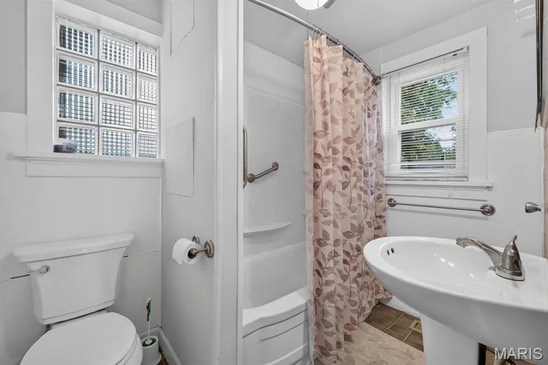 GUEST QUARTERS-Upstairs Bathroom — 329 Houston Street, St Charles, MO 63301