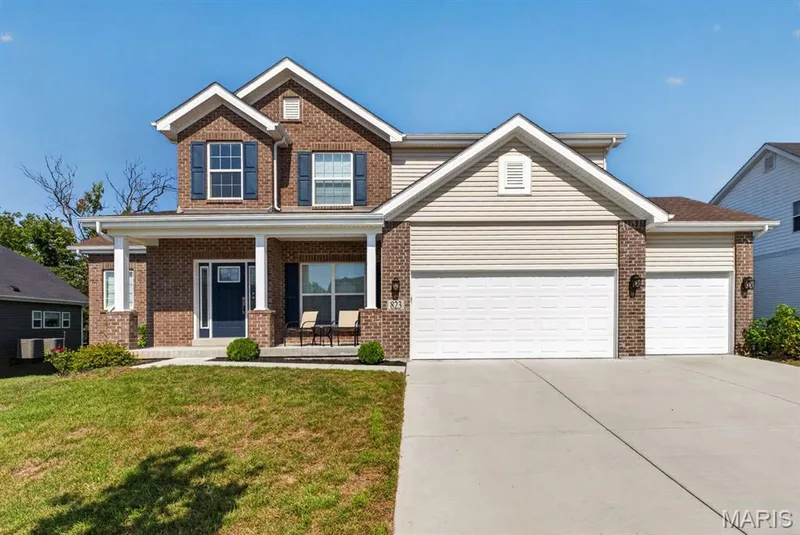 823 Silver Buck Lane, Chesterfield, MO — listing photo 1