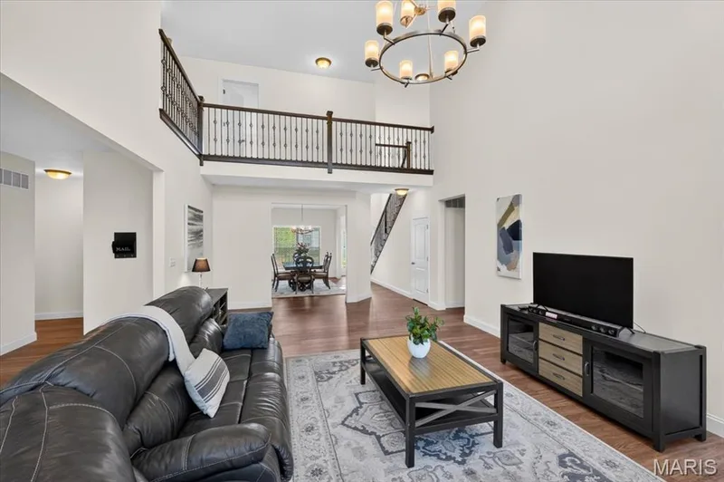 823 Silver Buck Lane, Chesterfield, MO 63005 — listing photo 8 of 53