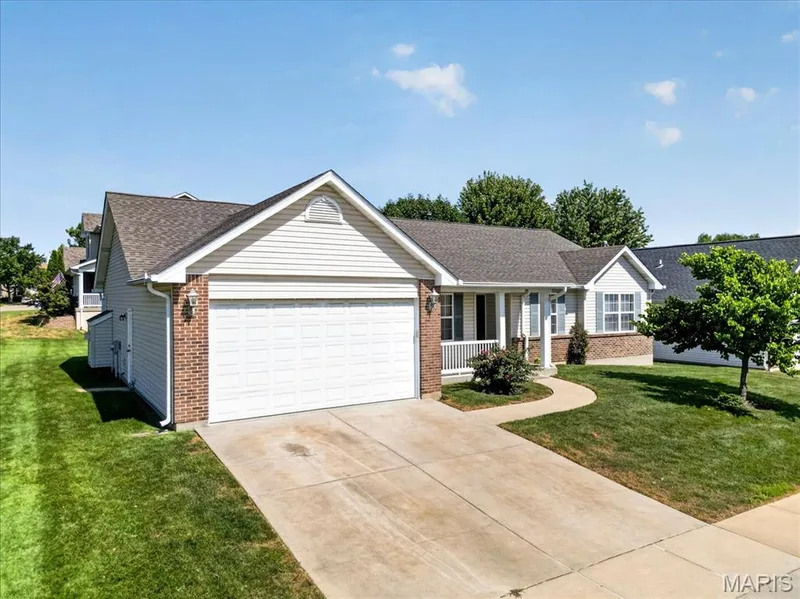 11 Swift Creek Court, St Peters, MO 63376 — listing photo 2 of 52