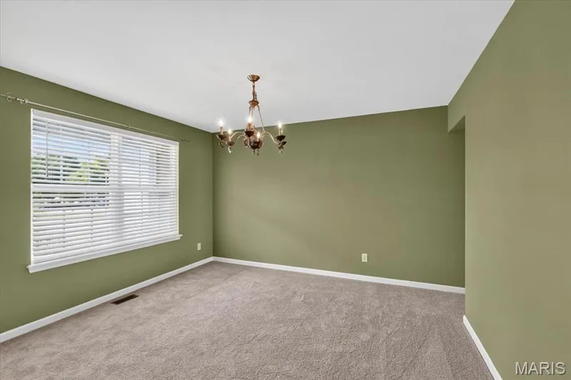 11 Swift Creek Court, St Peters, MO 63376 — listing photo 9 of 52