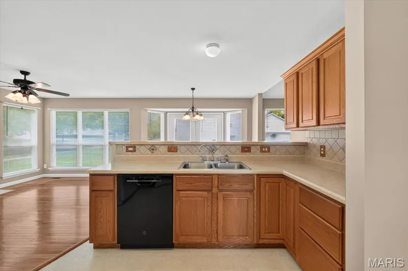 11 Swift Creek Court, St Peters, MO 63376 — listing photo 18 of 52
