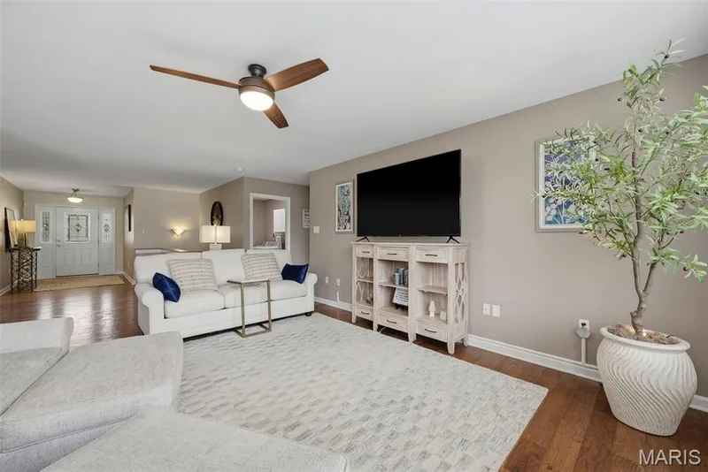 11 Lambeth Lane, Dardenne Prairie, MO 63368 — listing photo 14 of 74