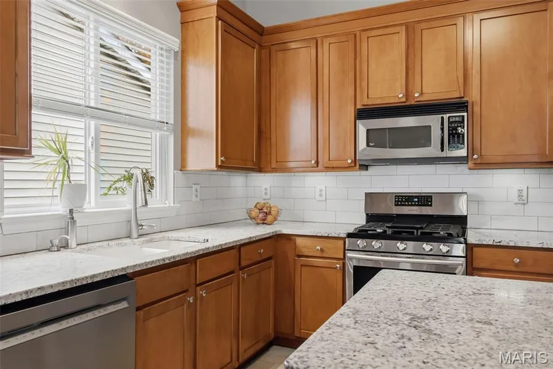 custom tile backsplash — 11 Lambeth Lane, Dardenne Prairie, MO 63368