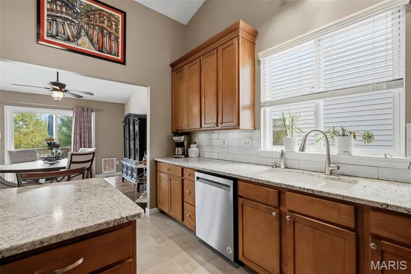 Fifteen feet vaulted ceiling — 11 Lambeth Lane, Dardenne Prairie, MO 63368