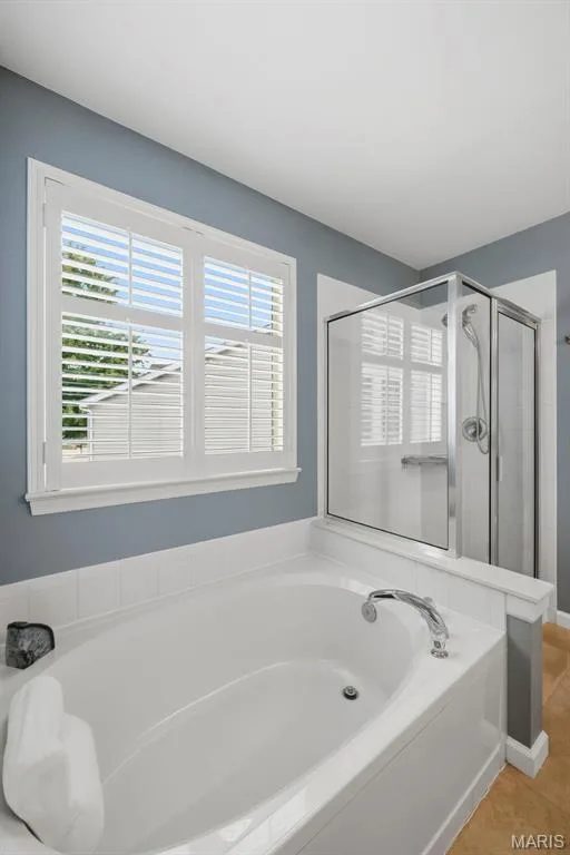 soaking tub & seperate shower — 11 Lambeth Lane, Dardenne Prairie, MO 63368