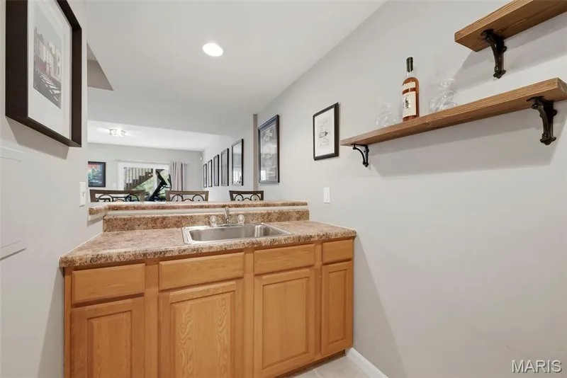 LL wet bar — 11 Lambeth Lane, Dardenne Prairie, MO 63368