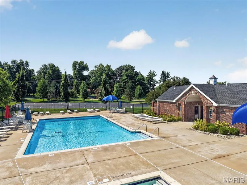 Community pool — 11 Lambeth Lane, Dardenne Prairie, MO 63368