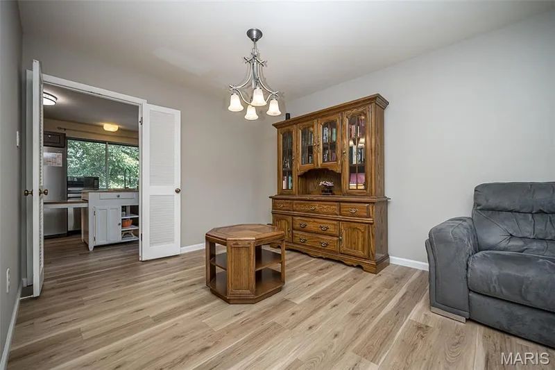 21 San Carlos Drive, St Charles, MO 63303 — listing photo 8 of 44