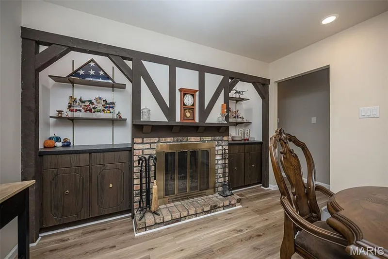 21 San Carlos Drive, St Charles, MO 63303 — listing photo 14 of 44