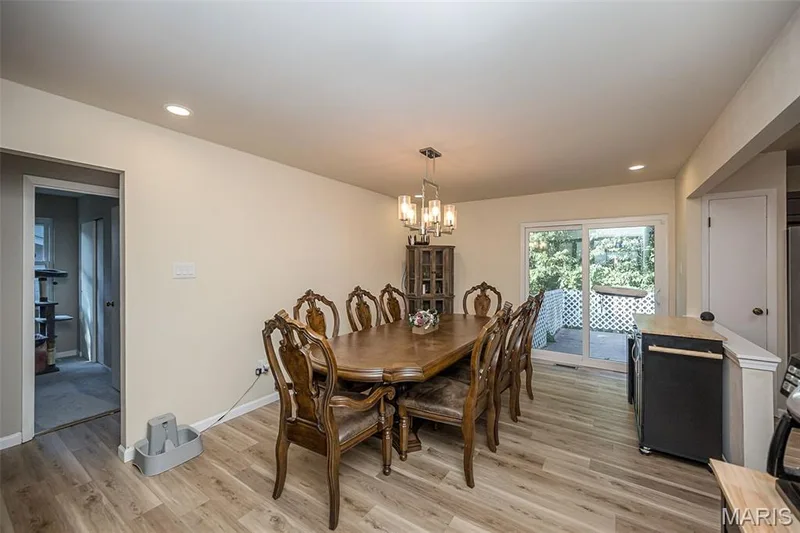 21 San Carlos Drive, St Charles, MO 63303 — listing photo 15 of 44
