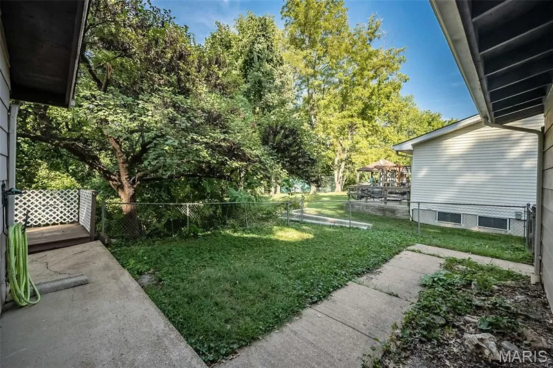21 San Carlos Drive, St Charles, MO 63303 — listing photo 33 of 44