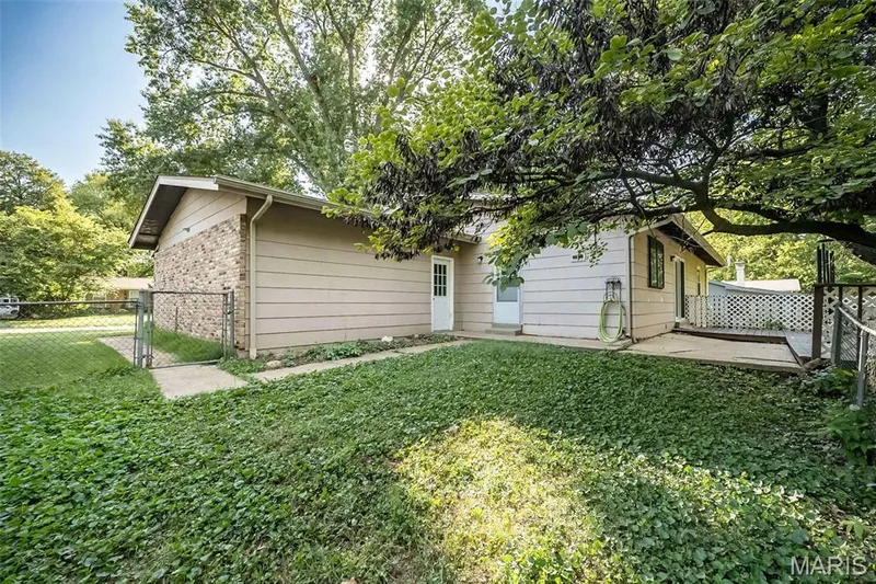 21 San Carlos Drive, St Charles, MO 63303 — listing photo 34 of 44