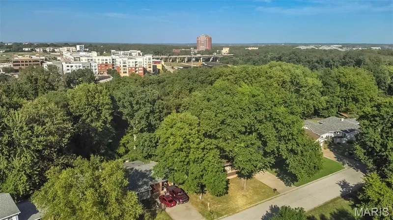 21 San Carlos Drive, St Charles, MO 63303 — listing photo 37 of 44