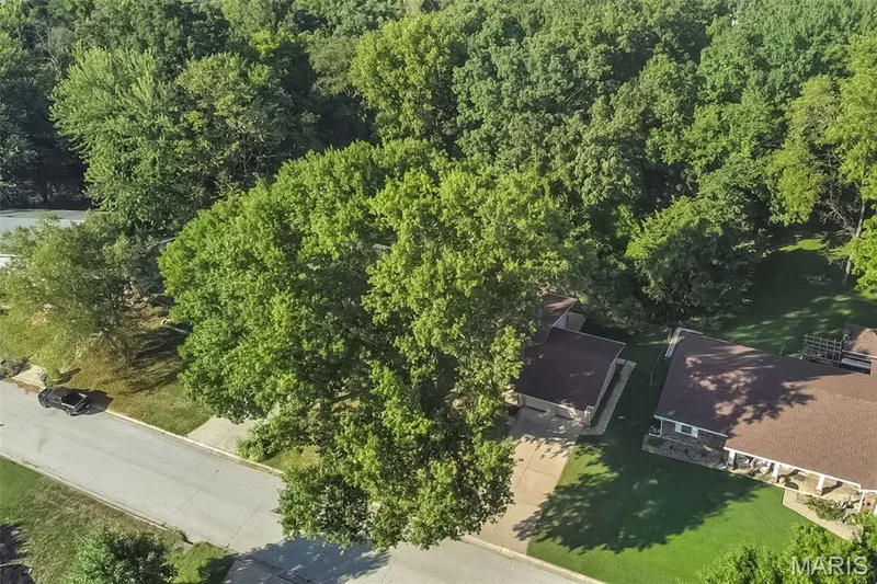 21 San Carlos Drive, St Charles, MO 63303 — listing photo 42 of 44