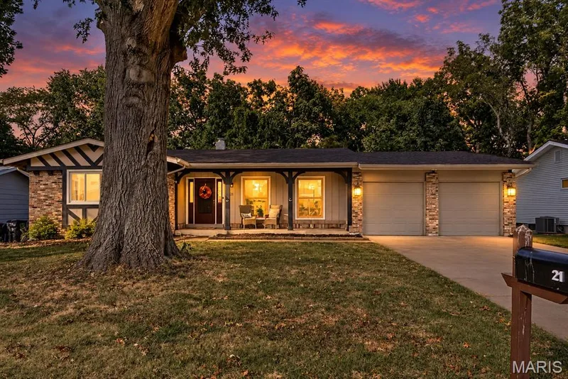 21 San Carlos Drive, St Charles, MO β listing photo 1